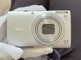 Canon：PowerShot A4000 IS シルバー／FUJIFILM：ボディなど4点