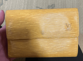 LOUIS VUITTON / エピ / ポルトトレゾールエテュイパピエ / M63719など2点(大阪府堺市北区・出張買取）｜ブランド品の高価買取なら【バイセル】