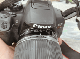 Canon：交換レンズ付きボディ／Canon：交換レンズ付きボディなど2点