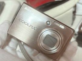 Nikon：COOLPIX S600／FUJIFILM：ファインピックス Z950EXR FINEPIXなど3点