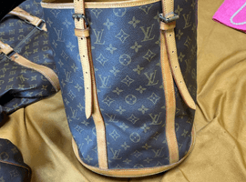 LOUIS VUITTON / モノグラム / バケット GM / M42236 / 状態ランク:Bなど2点