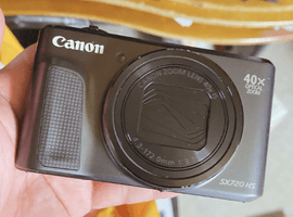 Canon：PowerShot SX720 HS ブラック／Canon：交換レンズ付きボディなど2点
