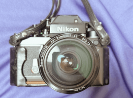 Nikon：F2 フォトミック SB ボディ + NIKKOR 43-86mm F3.5 非Ai／FUJIFILM：GA645Zi Professional ブラックなど9点