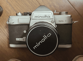MINOLTA：交換レンズ付きボディ／Nikon：レンズなど47点