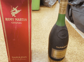 ブランデー：REMY MARTIN（ナポレオン グランドファインシャンパーニュ）／焼酎：旭酒造（獺祭）など3点