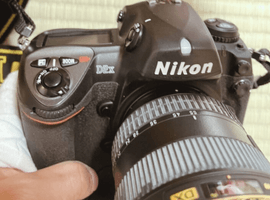 Nikon：交換レンズ付きボディ／Nikon：交換レンズ付きボディなど2点