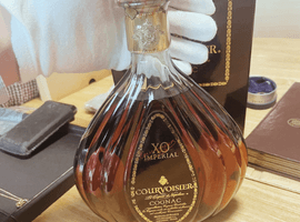 ブランデー：COURVOISIER（XO インペリアル クリアボトル 旧）／ウイスキー：CHIVAS BROTHERS（センチュリーオブモルト 100）など3点