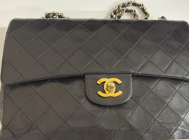 CHANEL / マトラッセ / マトラッセ25 ダブルフラップ チェーンショルダー / 状態ランク：Cなど6点(福岡県福岡市中央区よりご来店・店頭買取）｜ブランドの高価買取ならバイセル