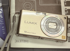Panasonic：  lumix / DMC-FX35　コンパクトデジタルカメラなど3点(長野県下高井郡山ノ内町よりご来店・店頭買取）｜カメラの高価買取ならバイセル