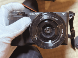 SONY：α6300 ズームキット ILCE-6300L／Nikon：COOLPIX P6000 ブラックなど5点