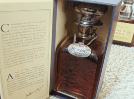 ブランデー：Hennessy（シルバートップ ライブラリー）／ウイスキー：Suntory（ローヤル 12年 黒ラベル）など4点