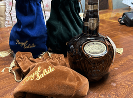 CHIVAS BROTHERS：ロイヤルサルート 21年 茶 陶器ボトルなど3点