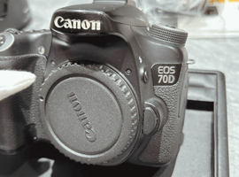 Canon：EOS 70D ボディ／Canon：EF 35mm F2 IS USMなど2点