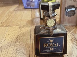 ウイスキー：Suntory（ローヤル 12年 青ラベル）／ウイスキー：CHIVAS BROTHERS（シーバスリーガル 12年 旧ボトル）など12点