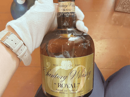 ウイスキー：Suntory（ローヤル 60）／ブランデー：COURVOISIER（ナポレオン 旧ボトル）など5点