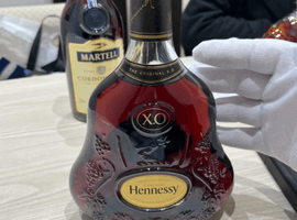 ブランデー：Hennessy（XO 現行 黒キャップ）／ブランデー：MARTELL（コルドンブルー 現行）など3点