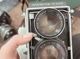 Mamiya：マミヤ C22 プロフェッショナル + SEKOR DS 105mm F3.5 Cシリーズ用／Canon：交換レンズ付きボディなど2点