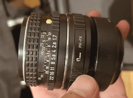 PENTAX：レンズ／FUJIFILM：交換レンズ付きボディなど2点