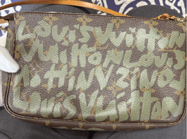 LOUIS VUITTON / モノグラム グラフィティ / ポシェットアクセソワール / M92191 / 状態ランク：Bなど17点
