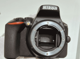 Nikon：ボディ／Nikon：レンズなど2点