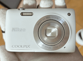 Nikon：COOLPIX S4300 ホワイトなど4点