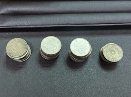 100円硬貨／オリンピック1000円銀貨／御在位10万円金貨／など
