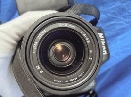 Nikon：交換レンズ付きボディ／Nikon：交換レンズ付きボディなど3点