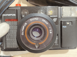 OLYMPUS：ボディ／OLYMPUS：交換レンズ付きボディなど5点