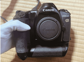 Canon：EOS-1N RS／Nikon：D70 + AF-S DX NIKKOR 18-70mm F3.5-4.5G EDなど3点
