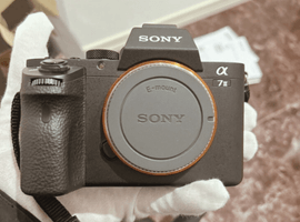 SONY：ボディ／SONY：レンズなど2点