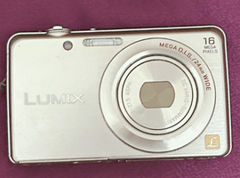 Panasonic：DMC-FH8／FUJIFILM：instax mini Evo (USB Type-C対応モデル) ブラウンなど2点