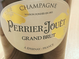ワイン：PERRIER-JOUËT（ベルエポック グランブリュット）／焼酎：四ッ谷酒造（兼八）など4点