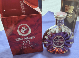 ブランデー：REMY MARTIN（XOスペシャル 旧クリアボトル）／ウイスキー：CHIVAS BROTHERS（シーバスリーガル インペリアル 18年）など4点
