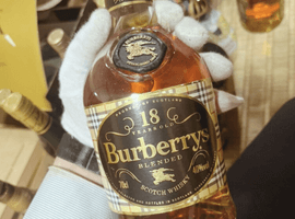 ウイスキー：Burberrys（18年）／ウイスキー：Johnnie Walker（ブラックラベル エクストラスペシャル 金キャップ）など9点