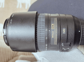 Nikon：AF-S DX NIKKOR 55-300mm F4.5-5.6G ED VR／Nikon：D3100 キットなど2点