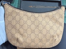 GUCCI / 32160 / 状態ランク：Bなど3点(沖縄県那覇市・出張買取)｜ブランド品の高価買取なら【バイセル】
