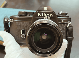 Nikon：交換レンズ付きボディ／CONTAX：ボディなど2点