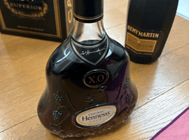 ブランデー／Hennessy：XO 金キャップ クリアボトル_状態ランク：Cなど4点（福岡県福岡市城南区・出張買取）｜お酒の高価買取なら【バイセル】