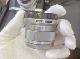 OLYMPUS：M.ZUIKO DIGITAL 45mm F1.8 シルバー／OLYMPUS：OM-D E-M10 14-42mm EZキット シルバーなど3点
