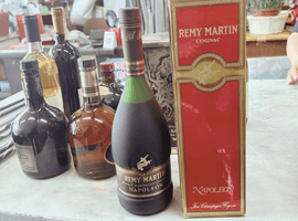 ブランデー：REMY MARTIN（ファイン シャンパーニュ ナポレオン）／ウイスキー：CHIVAS BROTHERS（ロイヤルサルート 21年 赤 陶器）など3点