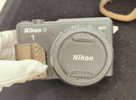 Nikon：ボディ／Nikon：ボディなど2点