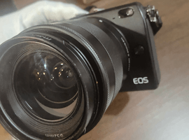 Canon：EOS M2 EF-M 18-55 IS STM レンズキット ブラックなど3点