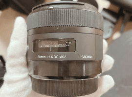 SIGMA：Art 30mm F1.4 DC HSM (キヤノンEF用)／Canon：EOS 70D ボディなど2点