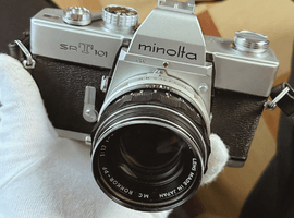 MINOLTA：交換レンズ付きボディ／Nikon：ボディなど4点