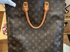 LOUIS VUITTON / モノグラム / サックプラ 旧型 / M51140 / 状態ランク：Bなど4点（神奈川県横浜市神奈川区・出張買取）｜ブランド品の高価買取なら【バイセル】