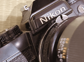 Nikon：交換レンズ付きボディ／Canon：交換レンズ付きボディなど3点