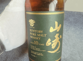 ウイスキー：Suntory（山崎 10年 ピュアモルト グリーンラベル）／ブランデー：Hennessy（XO 金キャップ クリアボトル）など27点