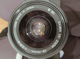PENTAX：交換レンズ付きボディ／OLYMPUS：ボディなど4点