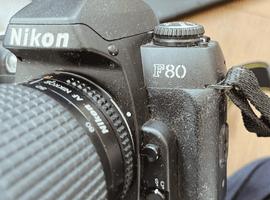 Nikon：交換レンズ付きボディ／Nikon：レンズなど4点