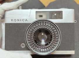 KONICA：ボディ／Nikon：交換レンズ付きボディなど4点